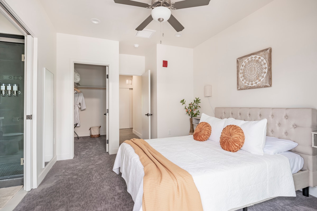 Suitë me madhësi "Queen" (Perëndim).