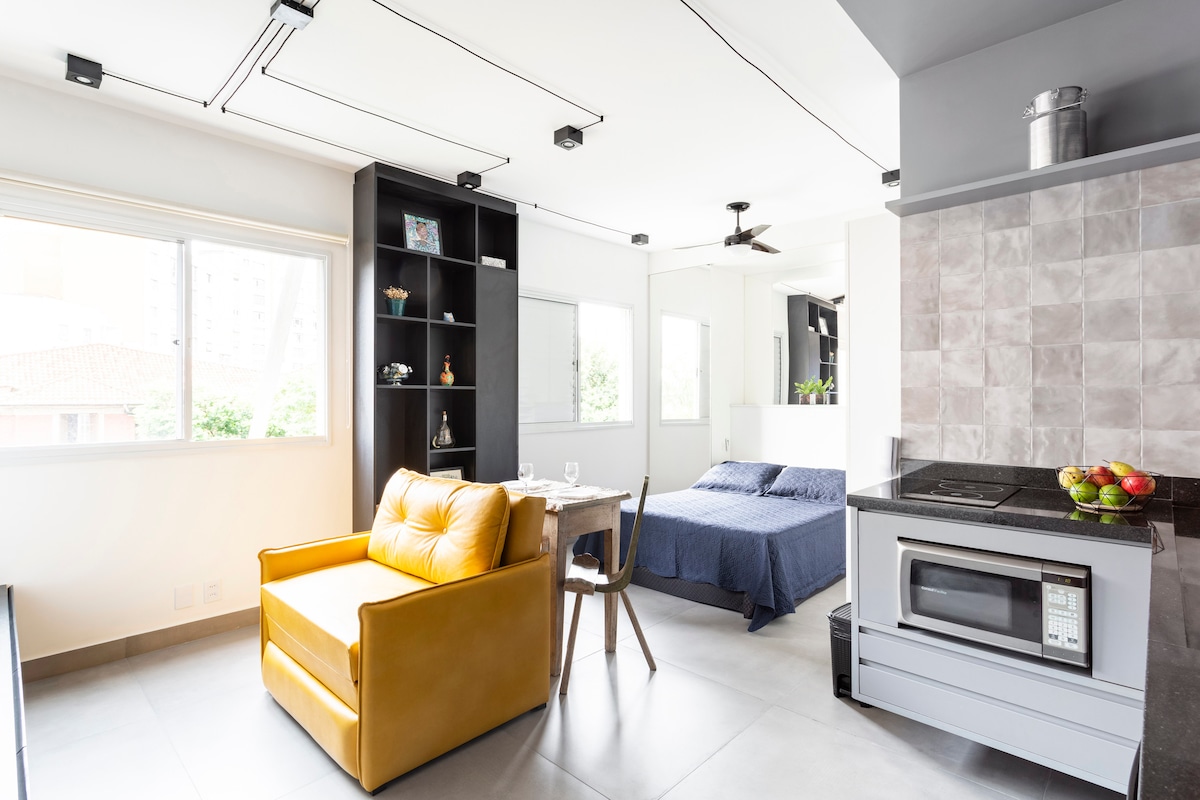Airbnb em destaque: Brand New Studio with Wi-Fi6 750MB and Garage - Metro em Santa Cecília
