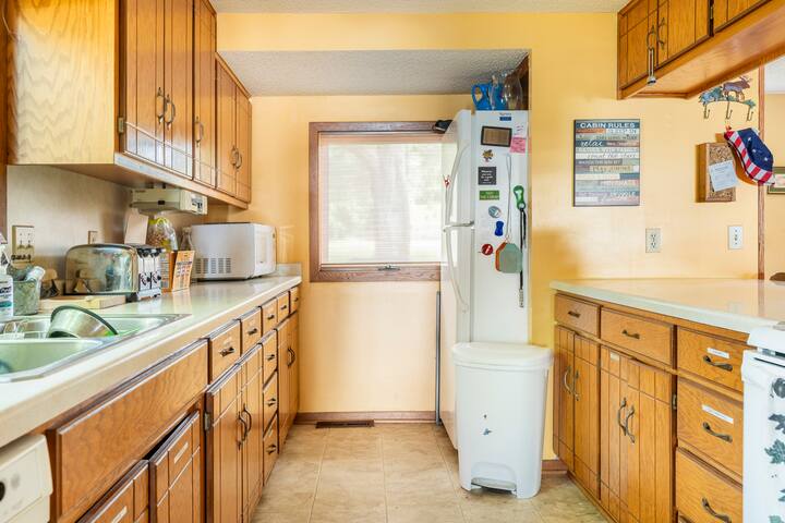 Lovely Lake Home on Maple Lake gallery image 5