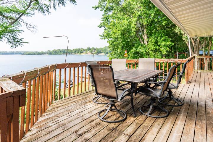 Lovely Lake Home on Maple Lake gallery image 4