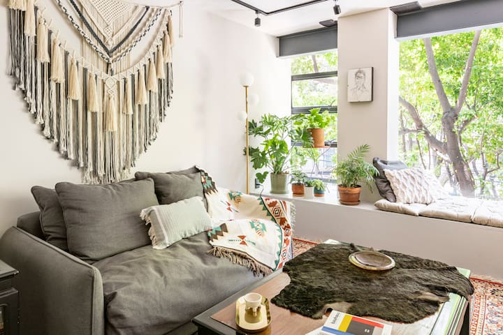 Boho apartment in Parque Mexico!