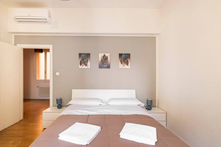 appartamento in centro a bologna gallery image 3