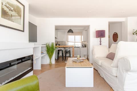 Airbnb con mejor rendimiento: Beachfront penthouse in downtown en Estepona