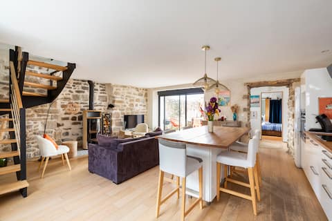 House 400 m from the center, 6 people with garden