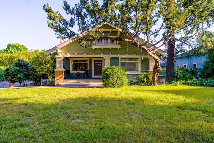 Boho Vibe House with Pool near Hollywood