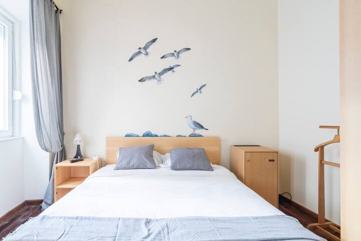 Private house for large groups close to Airport gallery image 4