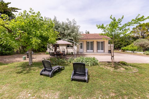 Air-conditioned house in the countryside 10 minutes from Orange