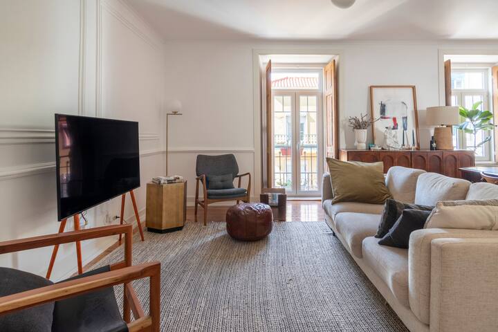 Casa das Flores 4BR + Office Space and A/C gallery image 3