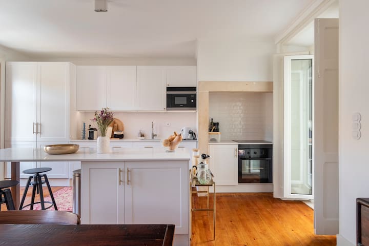 Casa das Flores 4BR + Office Space and A/C gallery image 5