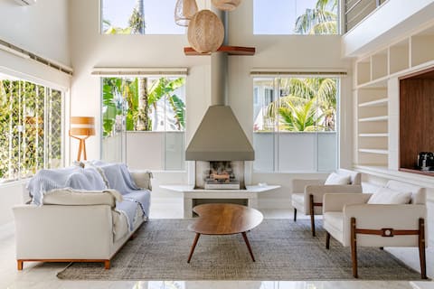 Top performing Airbnb: Casa Búzios 250m from Jurerê Internacional Beach in Jurere Oeste