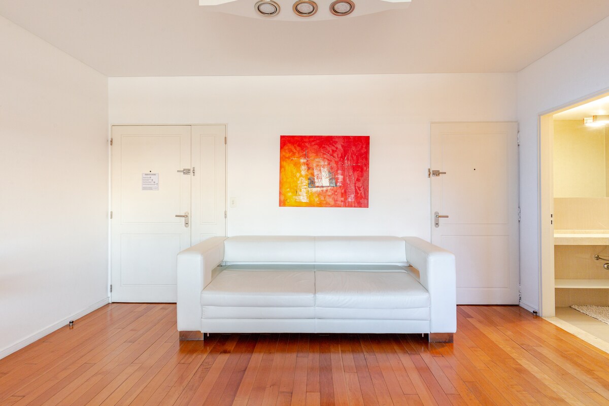 1-bedroom apartment with balcony and pool in Puerto Madero