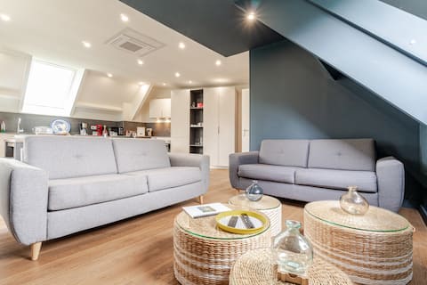 Popular Airbnb listing: "Alexandre" gîte with garden for 8 to 12 people in Saint Valery Sur Somme