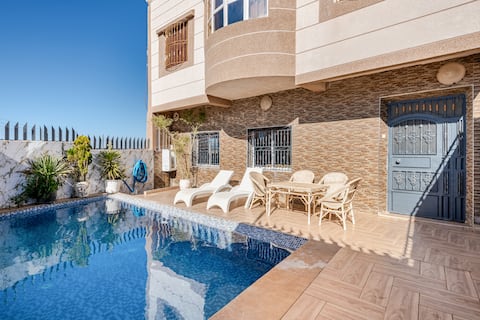 Villa near the beach with private pool