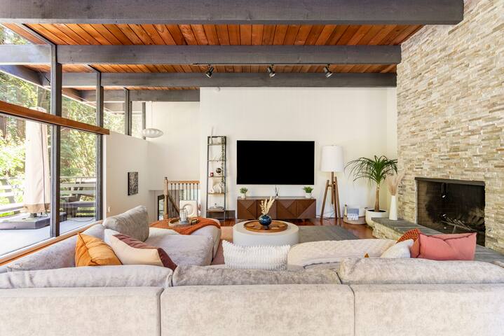 Luxury Mid-Century Modern Home w/ XL Deck gallery image 3