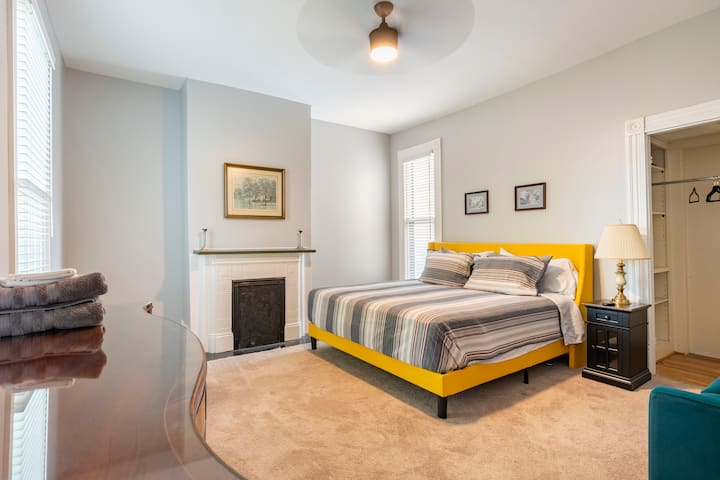 Chambre au premier étage avec lit King Size