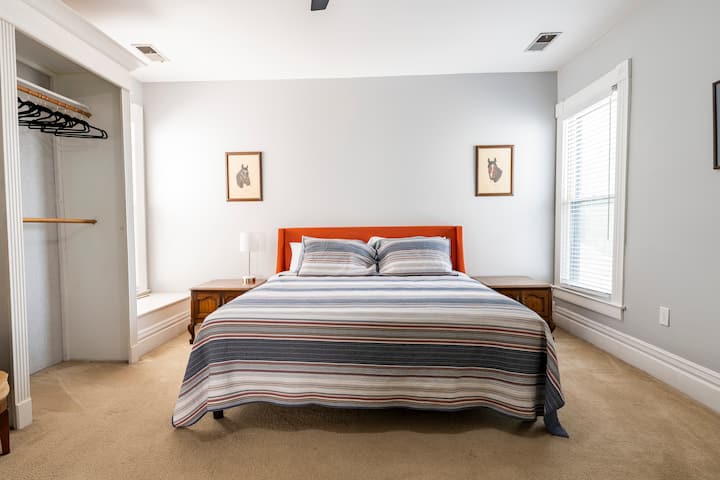 Chambre au deuxième étage avec lit King Size