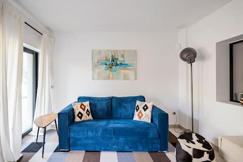 Between Aix and Marseille