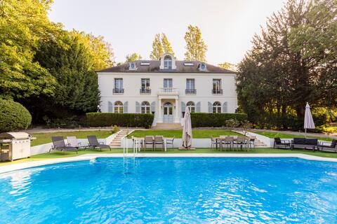 Villa with heated swimming pool on the edge of Marne