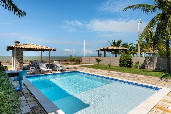 Entire home with 6+ bedrooms in Ipojuca - Beira mar! Serrambi/Porto. 7 Quartos. 24 pessoas.