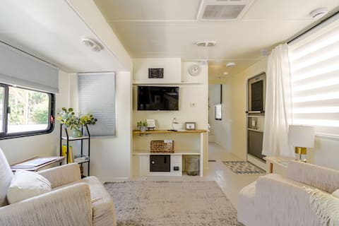 Successful Airbnb property: Cortez Village Caravan sleeps 2 Fenced yard in Cortez