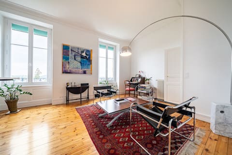 The charm of the old renovated .(70 m2)