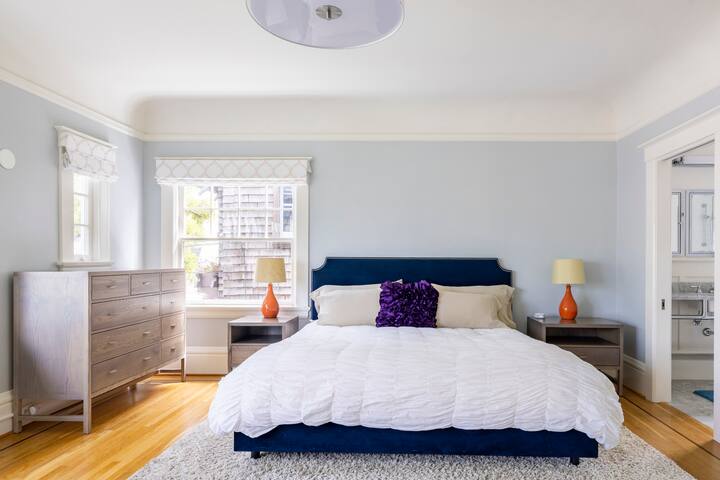 Historic Four Bedroom Home near Golden Gate Park gallery image 5