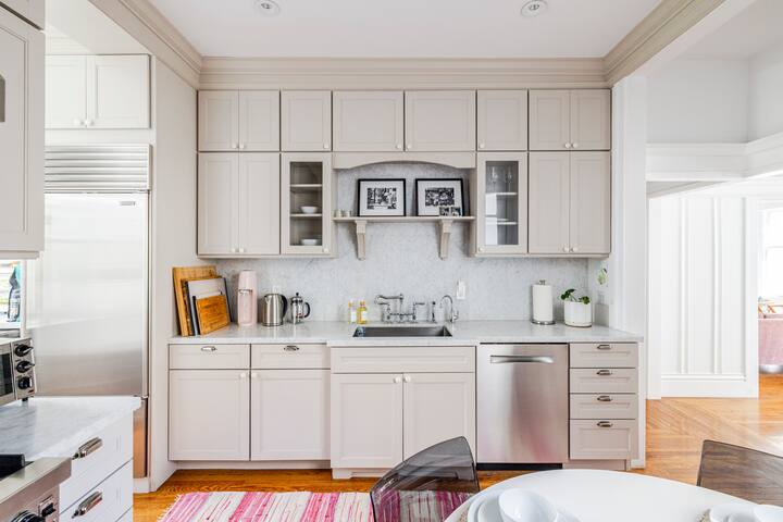 Stylish Pacific Heights Apartment gallery image 4