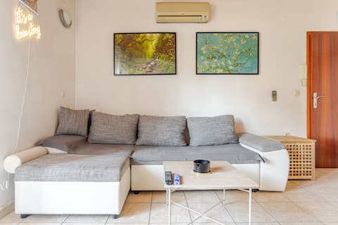 Top performing Airbnb: Misho - Garden Oasis with large Terrace in Gradski Kotar Sućidar