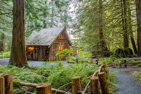 The Tractor Shed w/ Hot Tub/Sauna