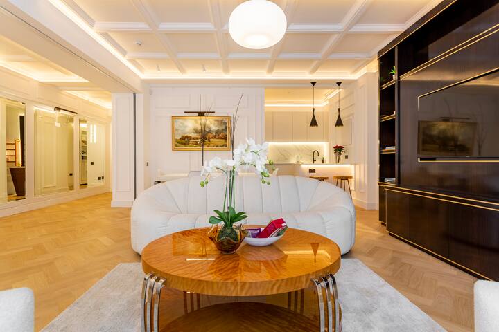 Stunning Interior Designed Historic Home gallery image 3