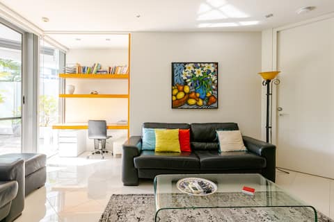 Popular Airbnb listing: Absolute luxury riverside living in inner Brisbane in Brisbane