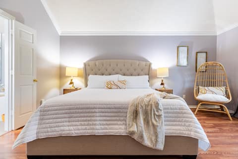 Home of Blue /Cozy house/beautiful /king Bed