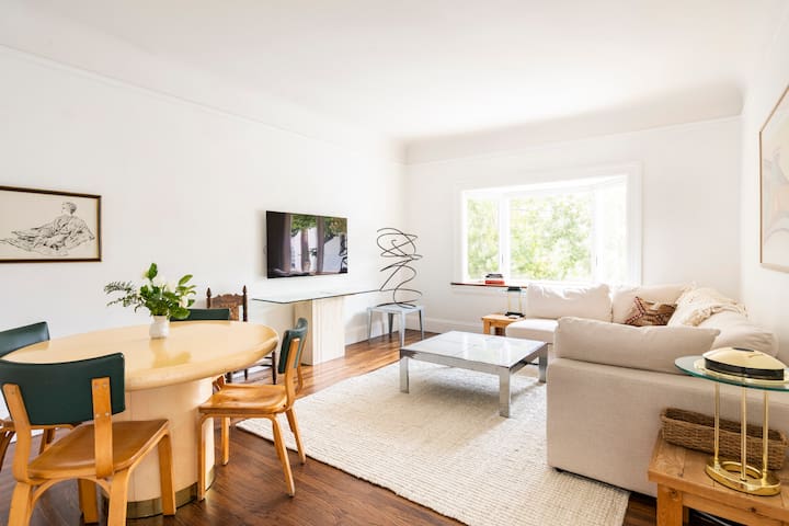 Mish Mish—sunshine central with garage parking