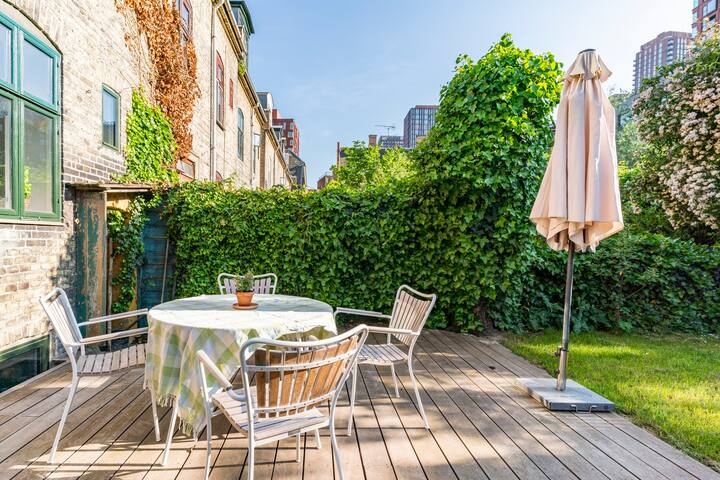 Humleby. City House with private garden gallery image 2