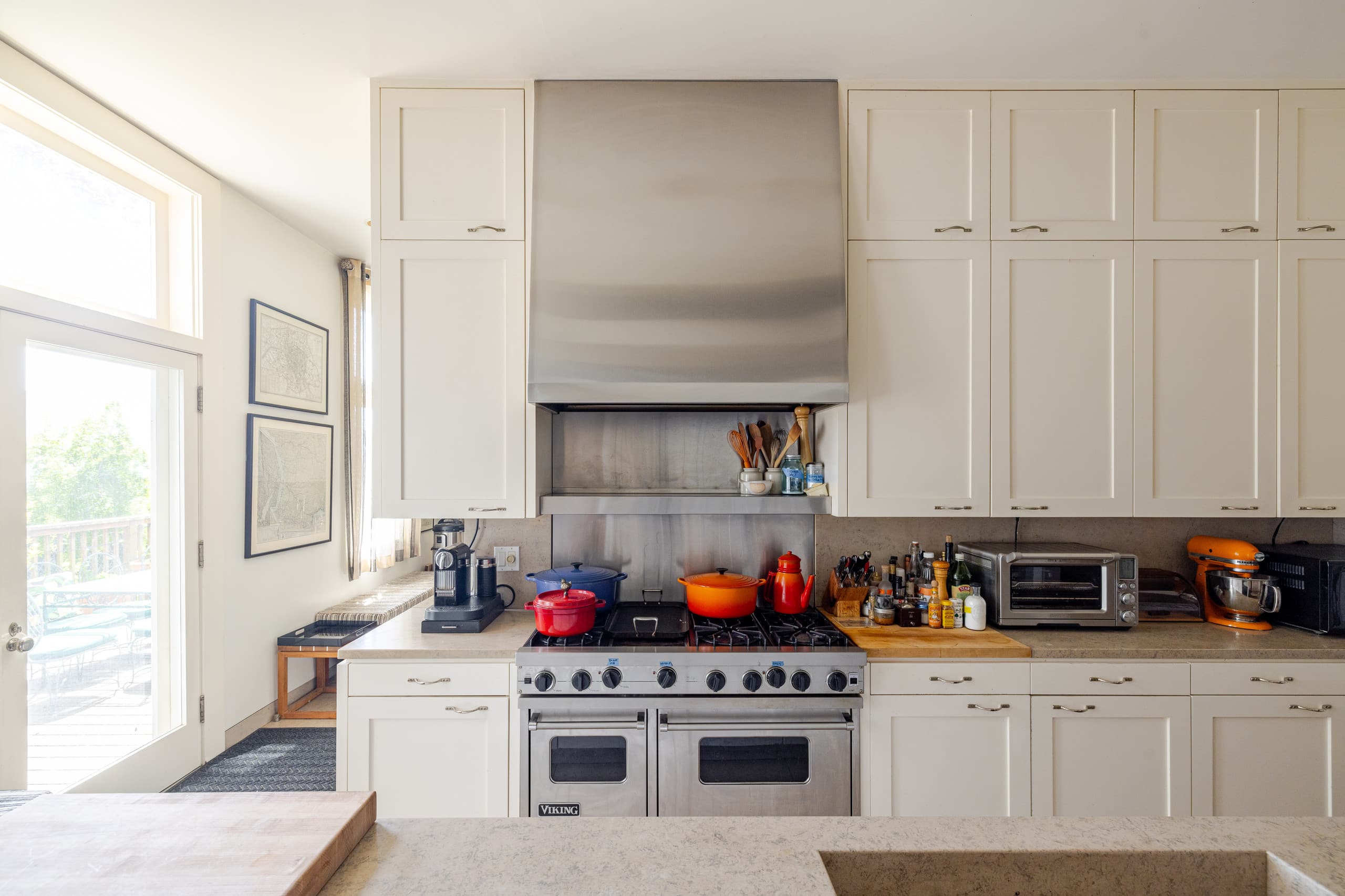 Home in San Francisco · ★4.97 · 6 bedrooms · 7 beds · 4 baths - Image 9