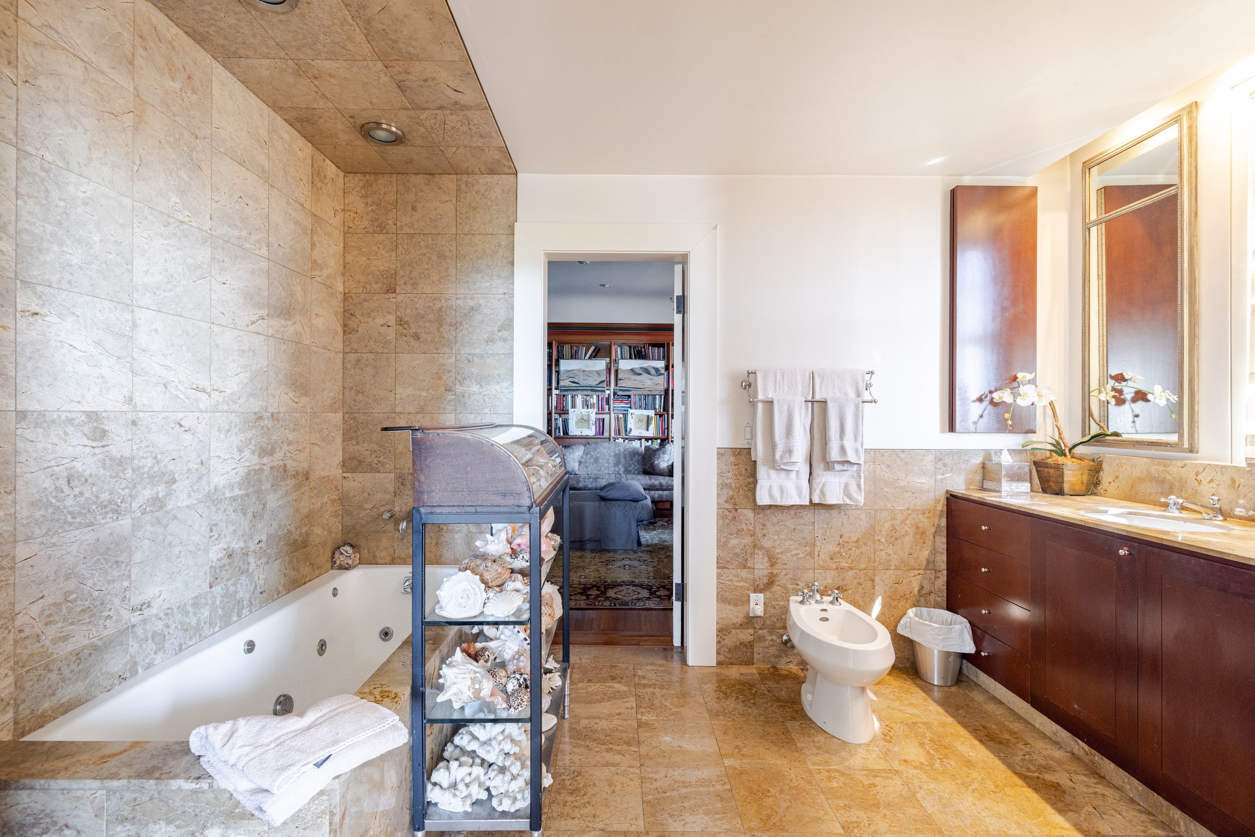 Home in San Francisco · ★4.97 · 6 bedrooms · 7 beds · 4 baths - Image 28