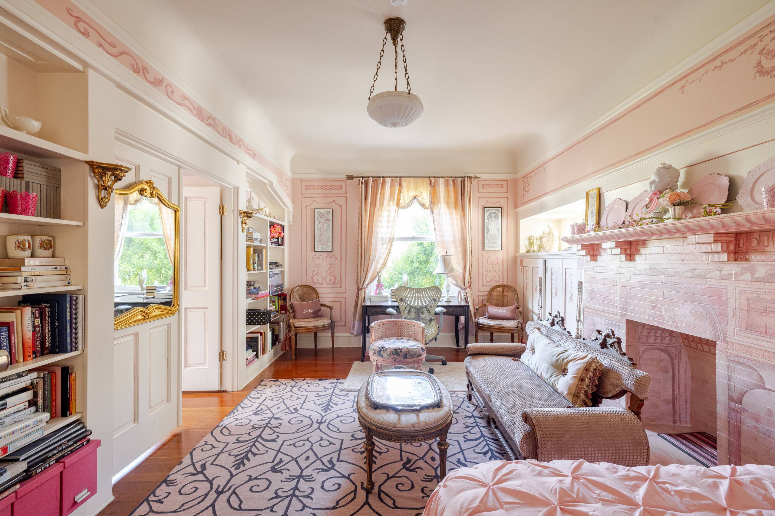Home in San Francisco · ★4.97 · 6 bedrooms · 7 beds · 4 baths - Image 19