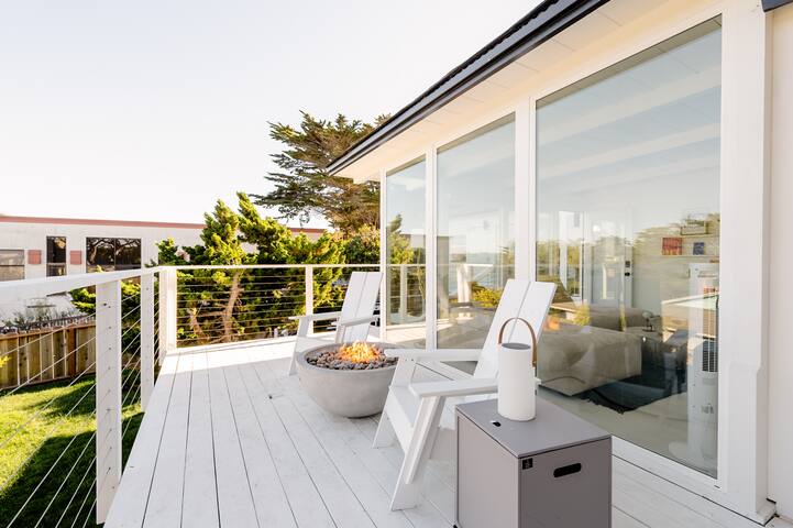 PG House: Modern Ocean Bungalow Amazing Location gallery image 2