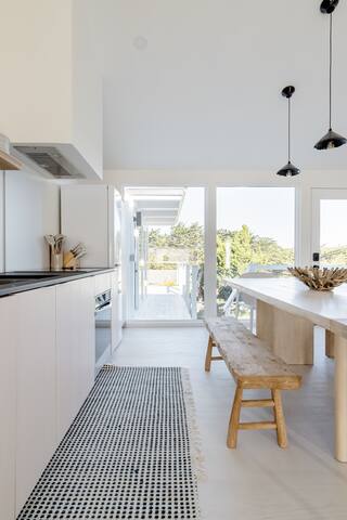 PG House: Modern Ocean Bungalow Amazing Location gallery image 5