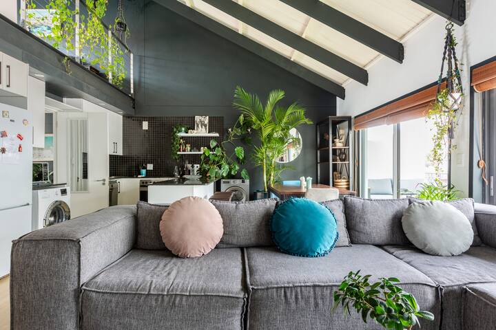 Modern, Central & Gorgeous Views gallery image 3