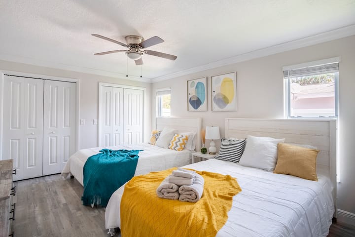 2 vitanda vya watu wawili