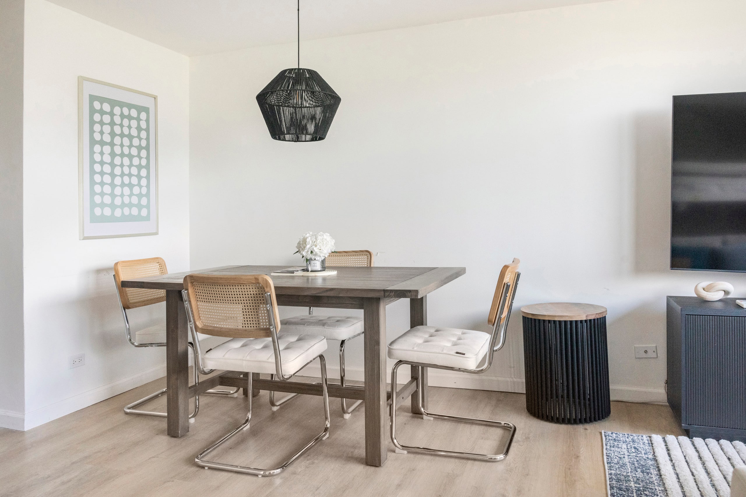 Modern Paradise Retreat in Waikiki - Image 3