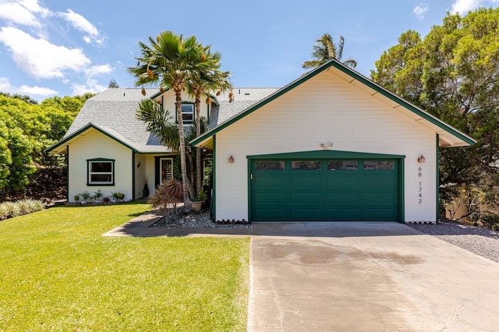 Big Family Home, Pool, Views, Yard, Lanai, Clean!