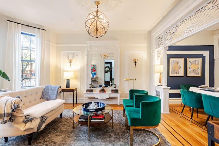 Premium Brownstone, King Suites, Office, Library