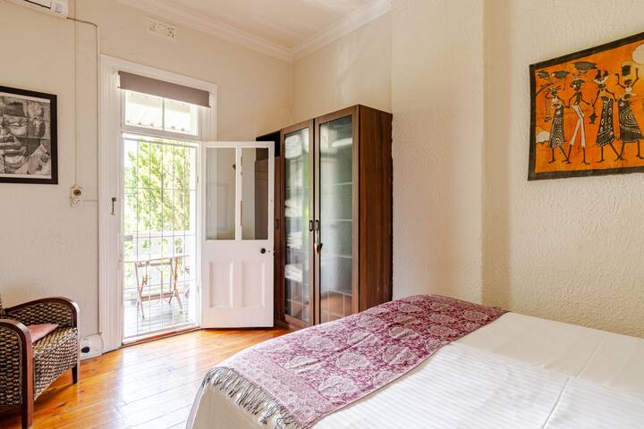 Ambience Victorian floor in the heart of CT gallery image 2