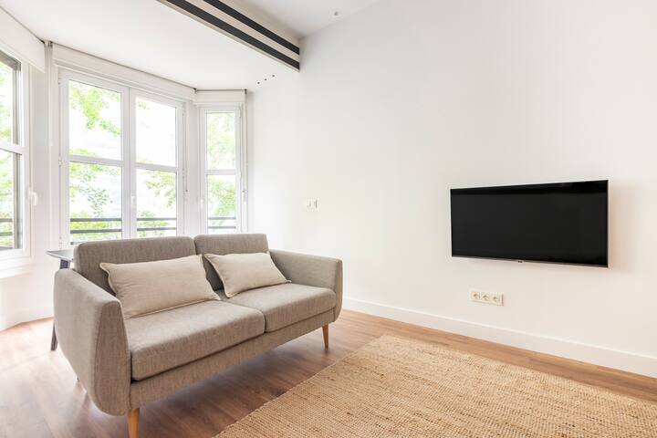 Newly Opened Alameda Home gallery image 5