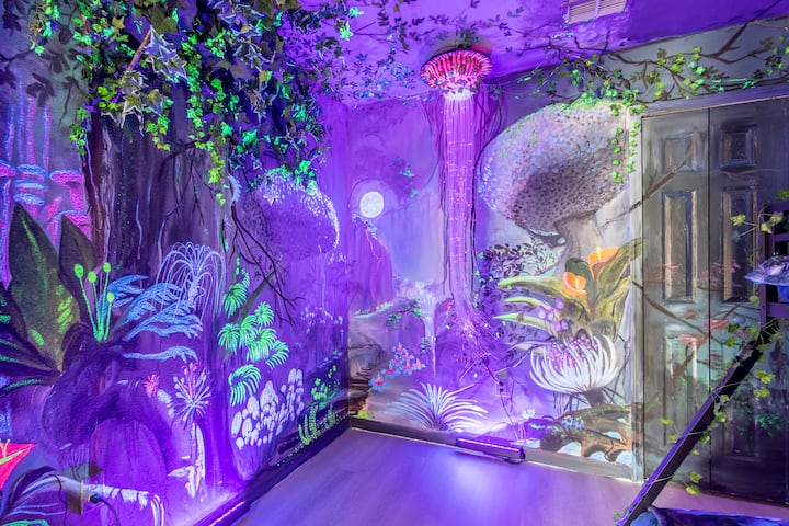 Avatar room with sound ,3D plus hand painted Uv light effect