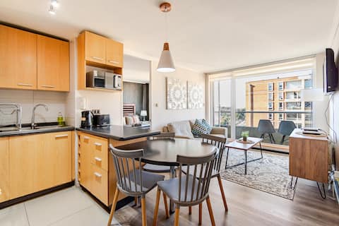 Apartment facing the Trébol Mall and airport