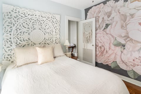 Upscale & Beautiful 2 bedroom apartment