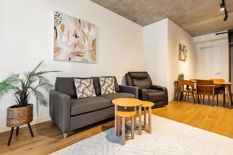 Neat&Clean 1BR Apt w/Pool, Gym, CarPark, Free Tram